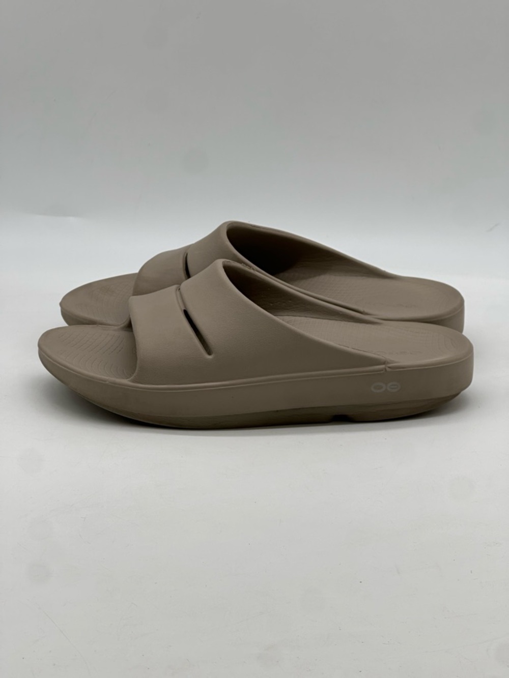 OOFOS Sandals. Size 9 - Picture 5 of 9